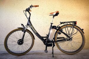 自転車と電動自転車の粗大ゴミの処分方法。バッテリーの扱いは慎重に