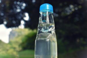 ラムネの瓶の捨て方や分別方法！キャップの外し方も解説。